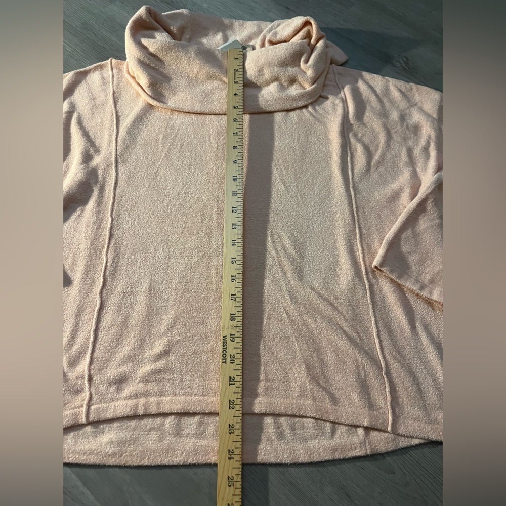 NWT Barefoot dreams ultra lite cowl neck mellow peach - Picture 5 of 7